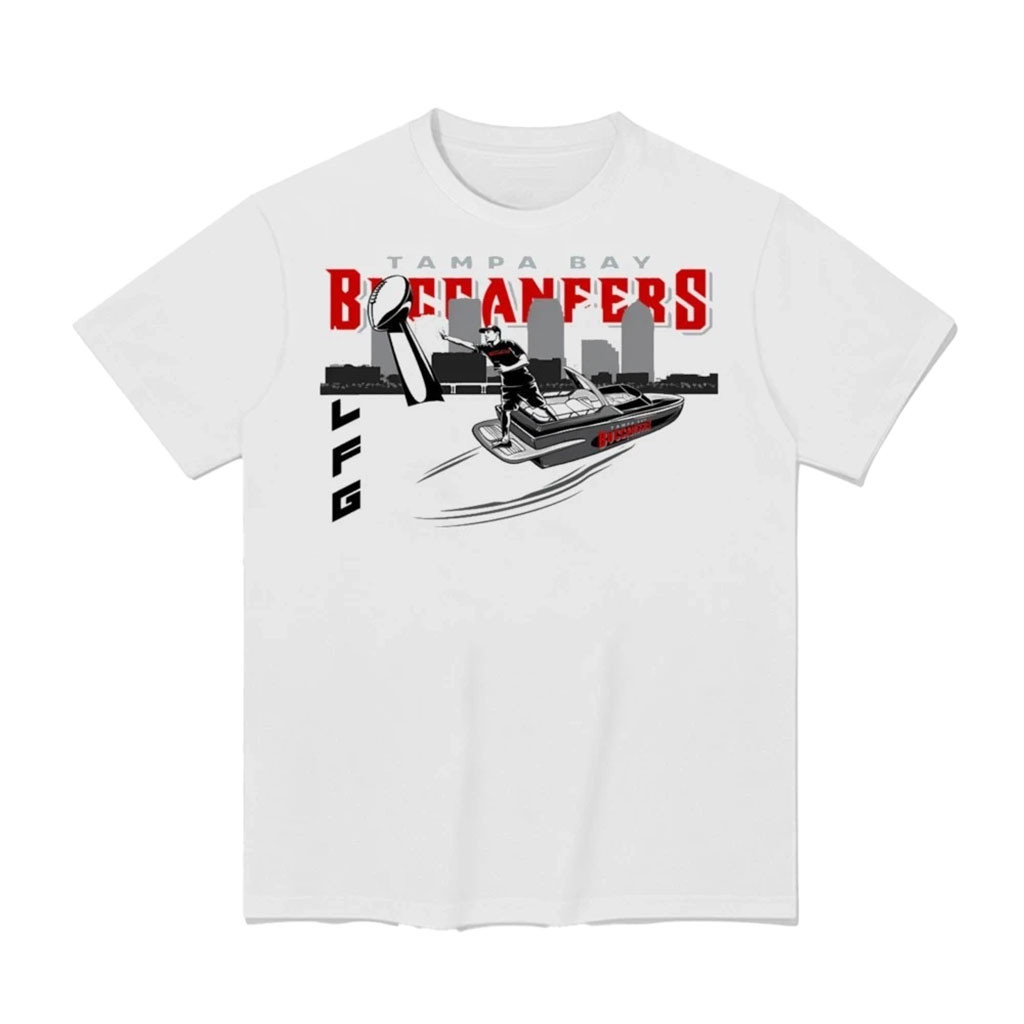 Tom Brady Tampa Bay Buccaneers Boat Parade Trophy Toss LFG Skyline T-Shirt Buccaneers Merch