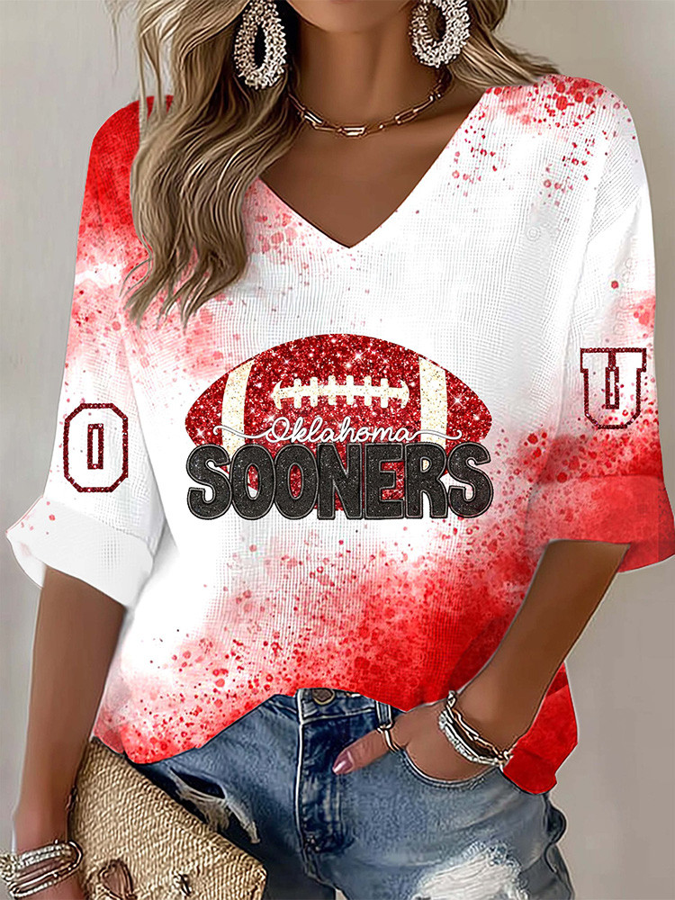 Oklahoma Sooners Merch OU Sooners Oklahoma V-Neck Shirt Game Day Outfit Gift For Football Fans 1 - Unicasport Oklahoma Sooners Merch OU Sooners Oklahoma V-Neck Shirt Game Day Outfit Gift For Football Fans